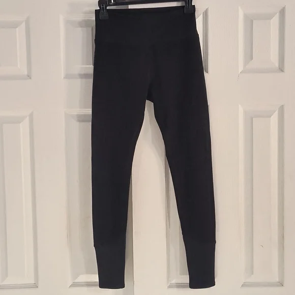 ALO Yoga High-Waist Alosoft Lounge Legging Size M - Picture 4 of 7